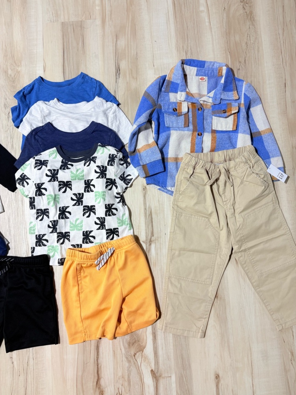 Lot of 3T Boys Clothes - Picture 3 of 3